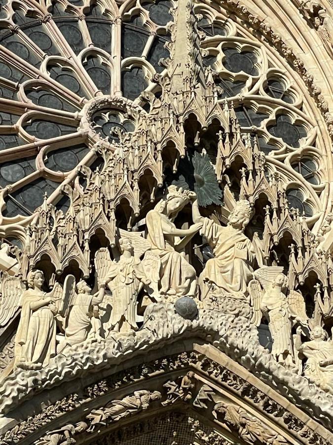 Aux Clefs Des Sacres - Dans Un Hotel Particulier Situe Rue Du Marc - Reims - Hyper Centre Forum Mairie Boulingrin エクステリア 写真
