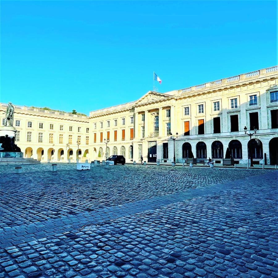 Aux Clefs Des Sacres - Dans Un Hotel Particulier Situe Rue Du Marc - Reims - Hyper Centre Forum Mairie Boulingrin エクステリア 写真